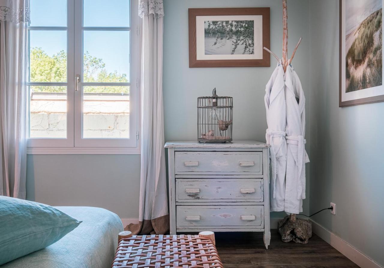 Appartements & Spa De La Marine Loire 몽소로 외부 사진
