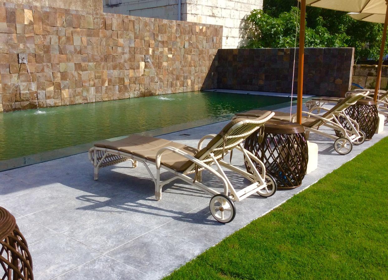 Appartements & Spa De La Marine Loire 몽소로 외부 사진